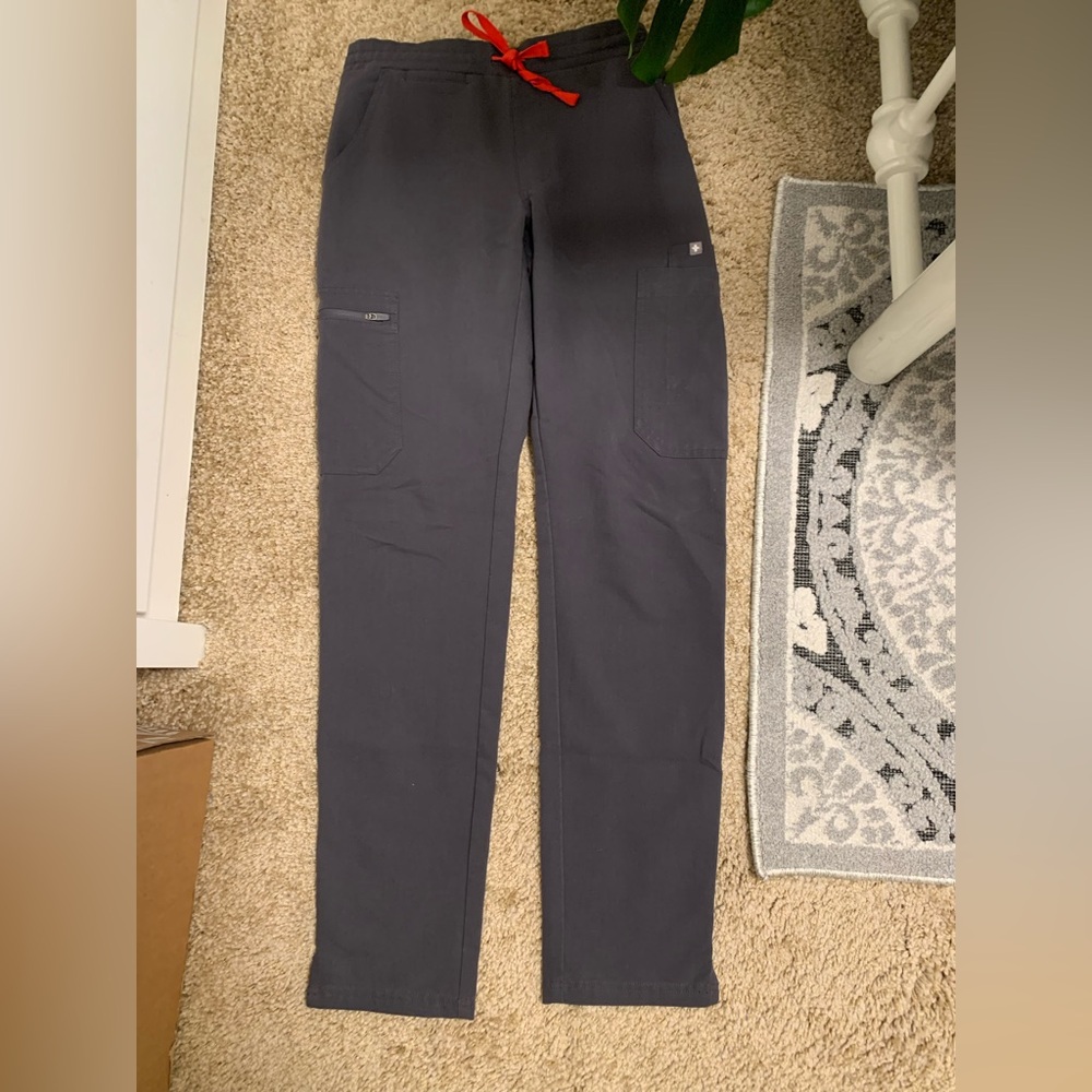 Figs Technical Collection Scrub Set - Picture 4 of 6